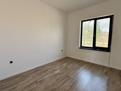 Duplex cu 3 camere si 2 bai pe parter, zona Albina imagine mica 6, foxfort.ro