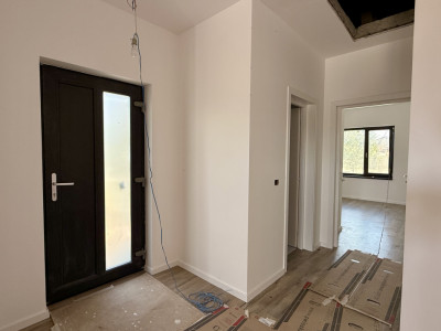 Duplex cu 3 camere si 2 bai pe parter, zona Albina imagine mica 8, foxfort.ro