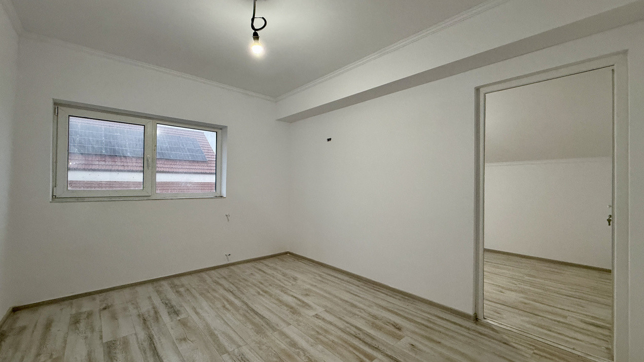 Duplex cu 4 camere, Parter + Mansarda, zona Sanandrei 11, foxfort.ro