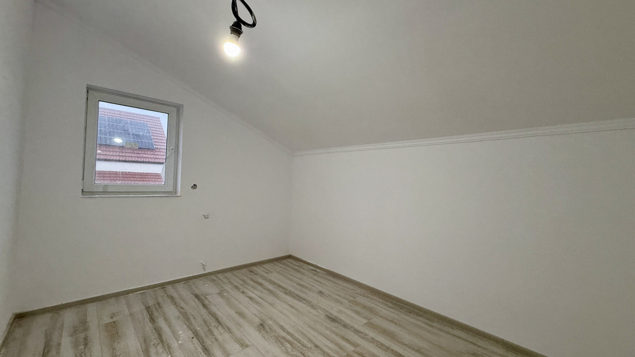 Duplex cu 4 camere, Parter + Mansarda, zona Sanandrei 13, foxfort.ro