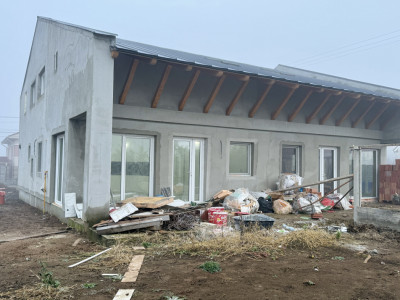 Duplex cu 4 camere, Parter + Mansarda, zona Sanandrei