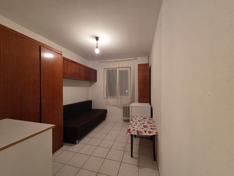 Garsoniera de vanzare, confort 3, Etaj 1, zona Romanilor 1, foxfort.ro