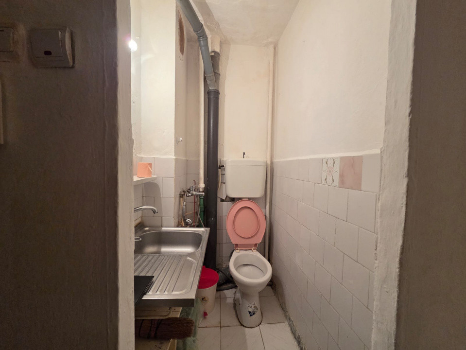 Garsoniera de vanzare, confort 3, Etaj 1, zona Romanilor 4, foxfort.ro