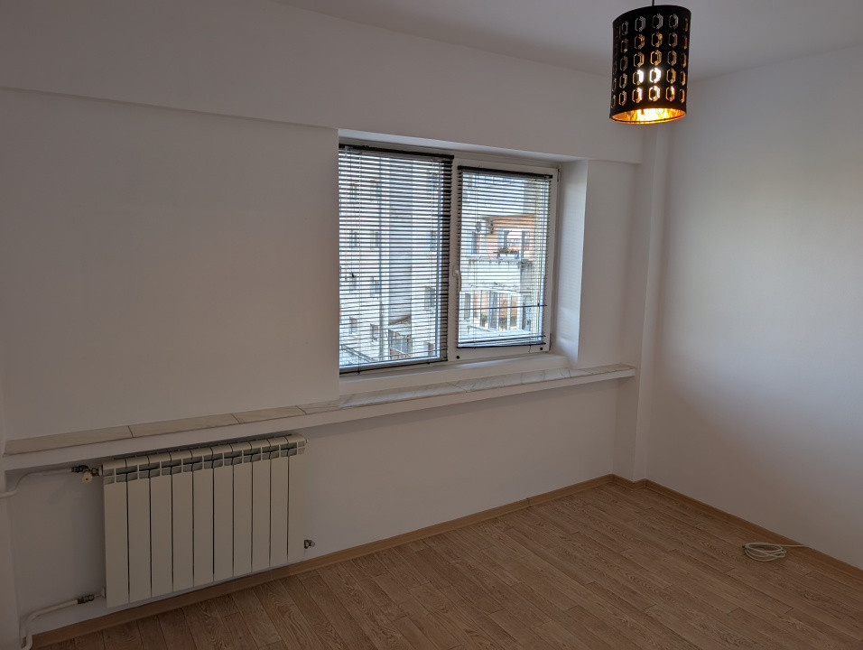  Apartament de vanzare de 165 mp cu 4 camere, zona Intim Arad 6, foxfort.ro