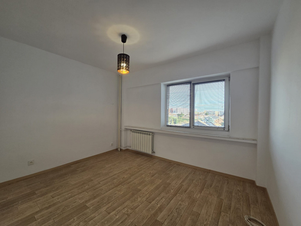 Apartament de 165 mp, 4 camere, zona Intim, Arad 8, foxfort.ro