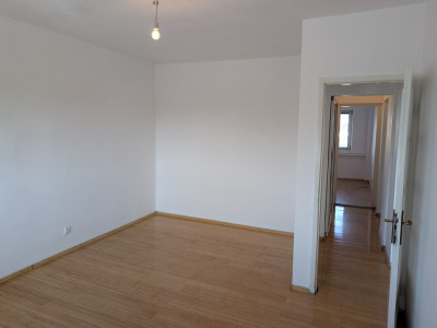  Apartament de vanzare de 165 mp cu 4 camere, zona Intim Arad imagine mica 9, foxfort.ro