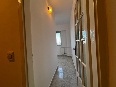 Apartament de 165 mp, 4 camere, zona Intim, Arad imagine mica 4, foxfort.ro