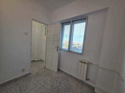 Apartament de 165 mp, 4 camere, zona Intim, Arad imagine mica 5, foxfort.ro