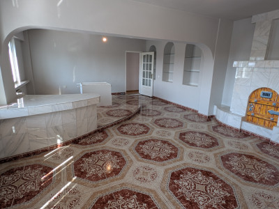 Apartament de 165 mp, 4 camere, zona Intim, Arad imagine mica 16, foxfort.ro