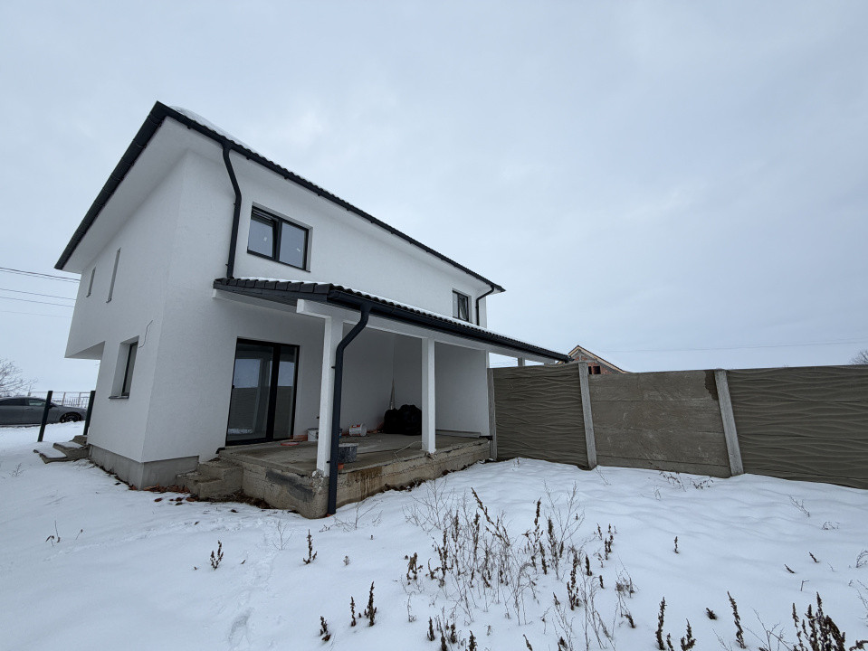 Duplex cu 3 camere la cheie, teren 270 mp, perete dublu - Sanandrei 1, foxfort.ro