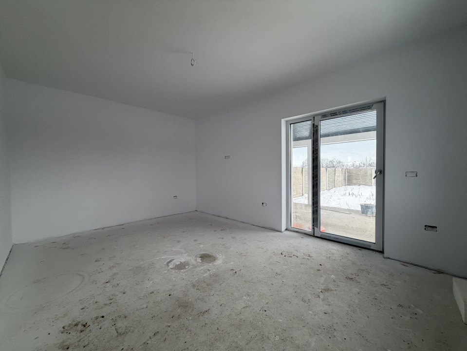 Duplex cu 3 camere la cheie, teren 270 mp, perete dublu - Sanandrei 3, foxfort.ro