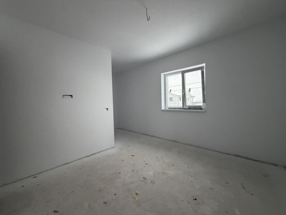 Duplex cu 3 camere la cheie, teren 270 mp, perete dublu - Sanandrei 8, foxfort.ro