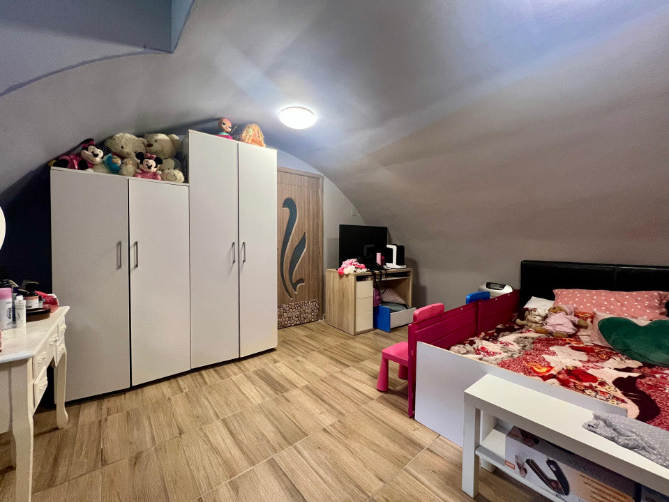 Apartament 3 camere la curte comuna de vanzare, zona Traian 7, foxfort.ro