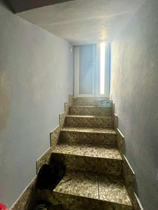 Apartament 3 camere la curte comuna de vanzare, zona Traian 12, foxfort.ro