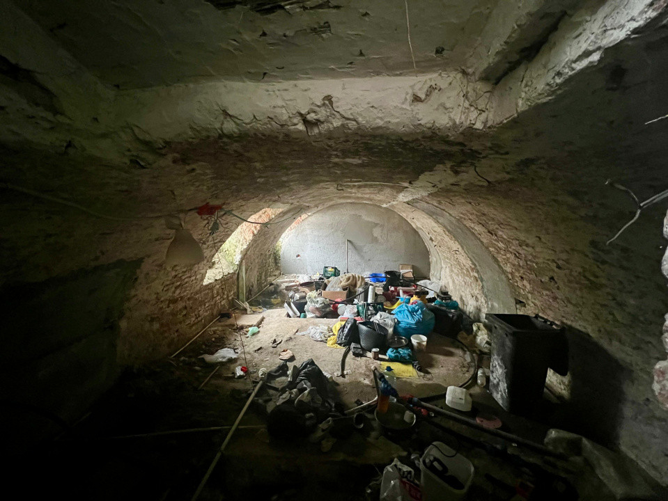 Apartament 3 camere la curte comuna de vanzare, zona Traian 13, foxfort.ro