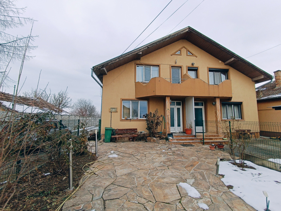 Duplex cu 4 camere, Parter + Mansarda, zona Giarmata Vii 31, foxfort.ro