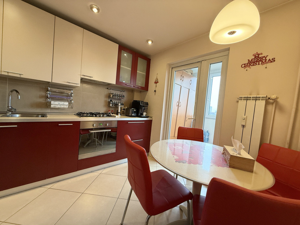 Apartament cu 3 camere de vanzare in Timisoara, zona Circumvalatiunii 8, foxfort.ro