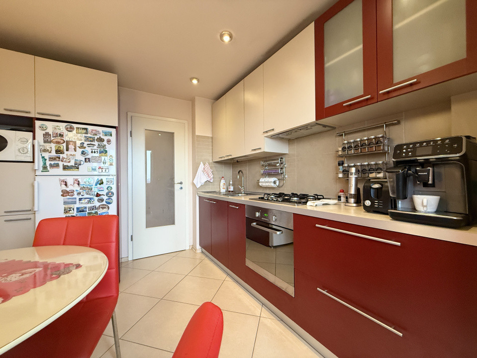 Apartament cu 3 camere de vanzare in Timisoara, zona Circumvalatiunii 10, foxfort.ro