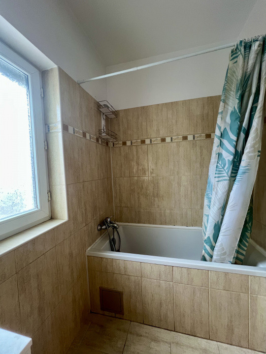 Casa insiruita cu 4 camere, de inchiriat, Timisoara, zona Lunei 12, foxfort.ro