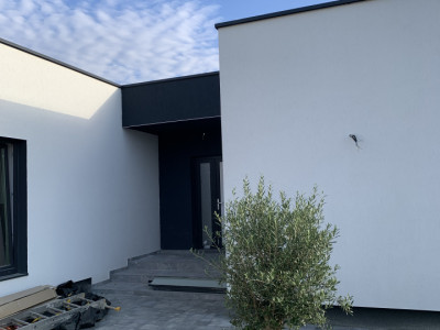 Casa individuala cu 4 camere si teren de 675 mp, zona Dumbravita
