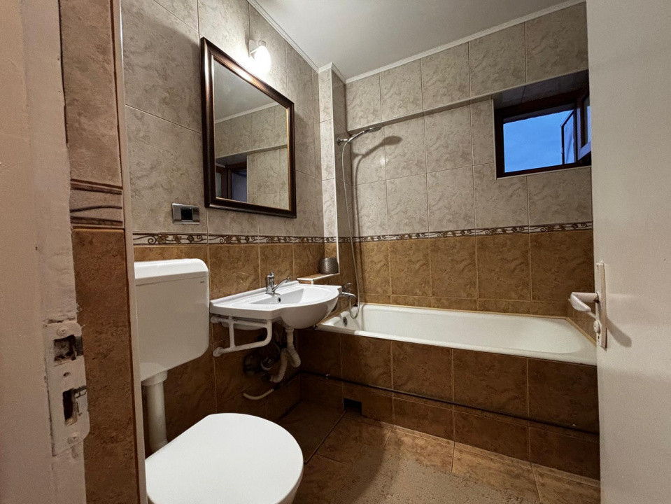 Apartament cu 2 camere de inchiriat, semidecomandat, 54 mp utili, zona Miorita 6, foxfort.ro