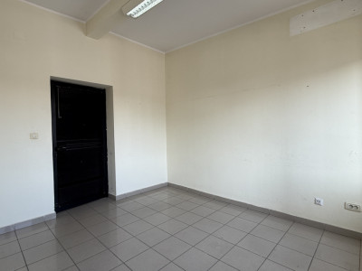 Birou de inchiriat 12 mp, etaj 1, zona Lipovei imagine mica 2, foxfort.ro