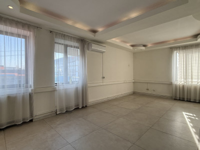 Birou de inchiriat 49.5 mp, zona Lipovei