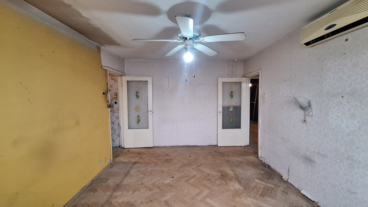 Apartament cu 3 camere + boxa, zona Sagului 1, foxfort.ro