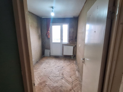 Apartament cu 3 camere + boxa, zona Sagului imagine mica 8, foxfort.ro