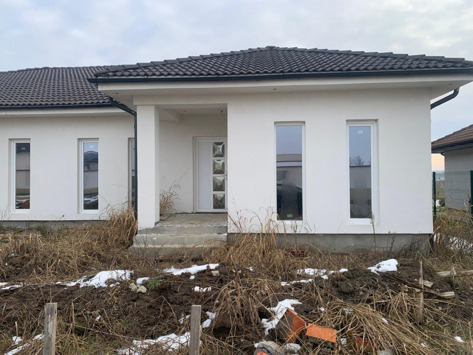 Duplex cu 3 camere si teren de 365 mp, zona Sag 6, foxfort.ro