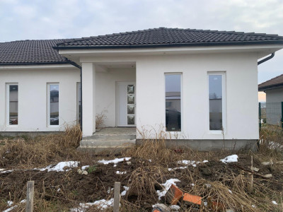 Duplex cu 3 camere si teren de 365 mp, zona Sag imagine mica 6, foxfort.ro