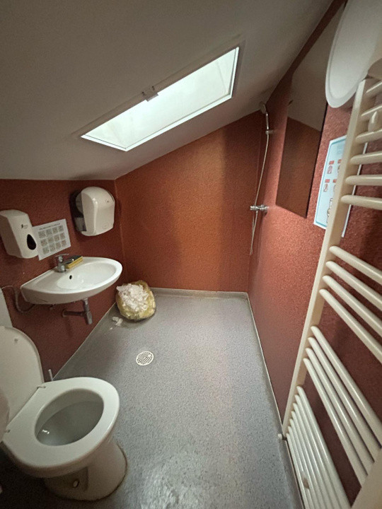 Hala industriala de inchiriat – productie/depozitare + birouri, zona Ronat 11, foxfort.ro