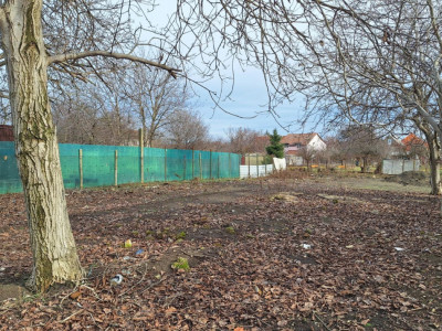 Teren intravilan de vanzare 1437 mp cu front de 15 ml in zona Ronat