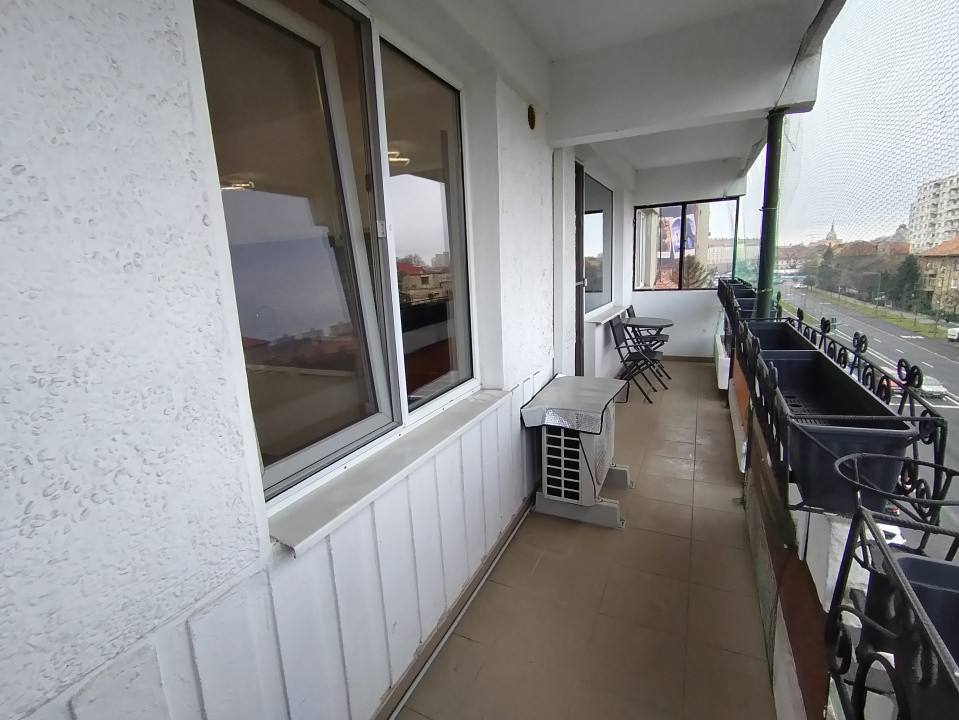 Apartament cu 3 camere de inchiriat in zona Take Ionescu 7, foxfort.ro