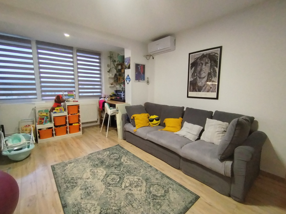Apartament cu 3 camere de vanzare, zona Girocului 1, foxfort.ro