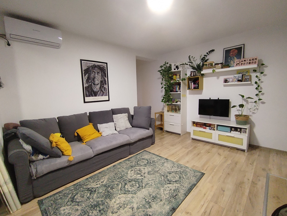Apartament cu 3 camere de vanzare, zona Girocului 3, foxfort.ro