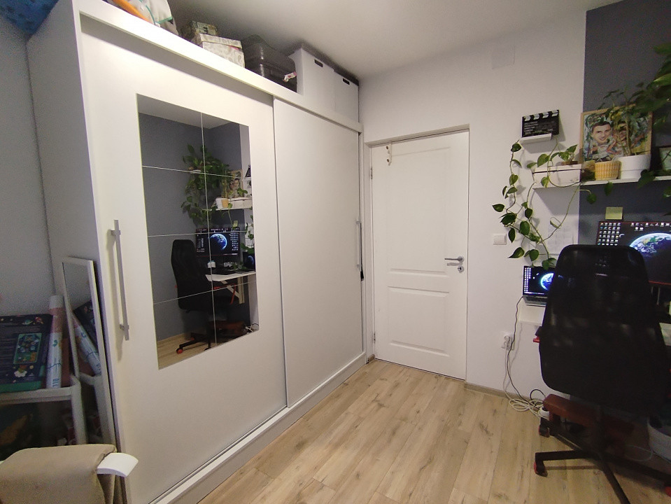 Apartament cu 3 camere de vanzare, zona Girocului 8, foxfort.ro