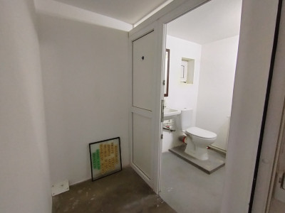 Spatiu comercial cu 3 incaperi de inchiriat in zona Spitalul Judetean imagine mica 5, foxfort.ro