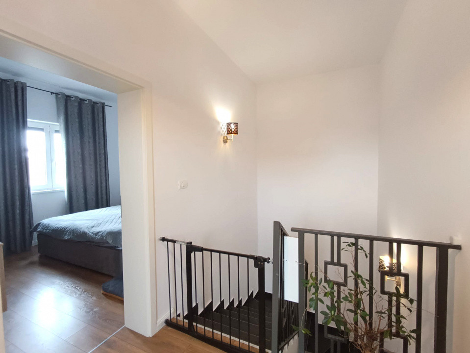 Triplex 4 camere, 110 mp, sistem smart home, zona Giroc  11, foxfort.ro