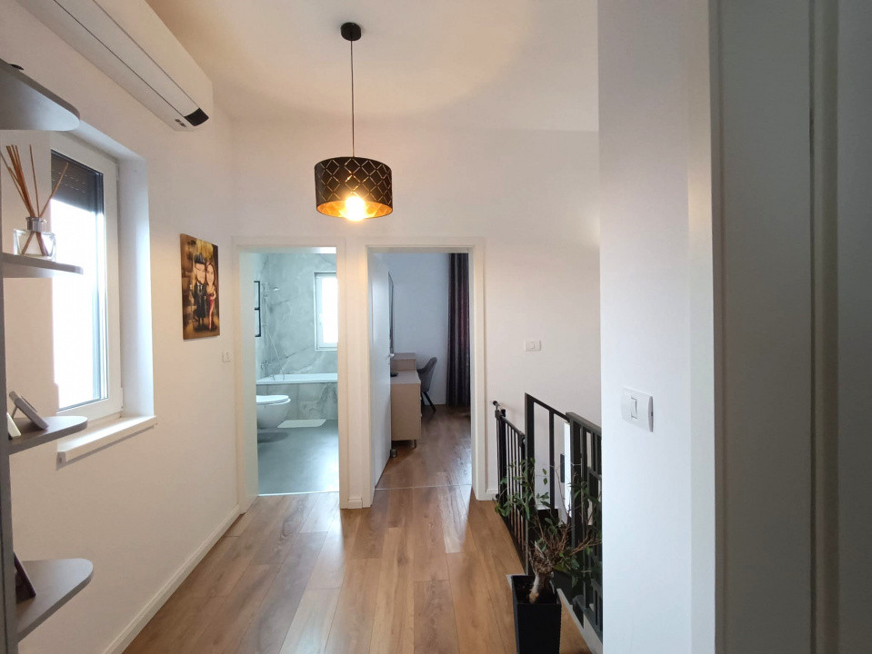 Triplex 4 camere, 110 mp, sistem smart home, zona Giroc  27, foxfort.ro