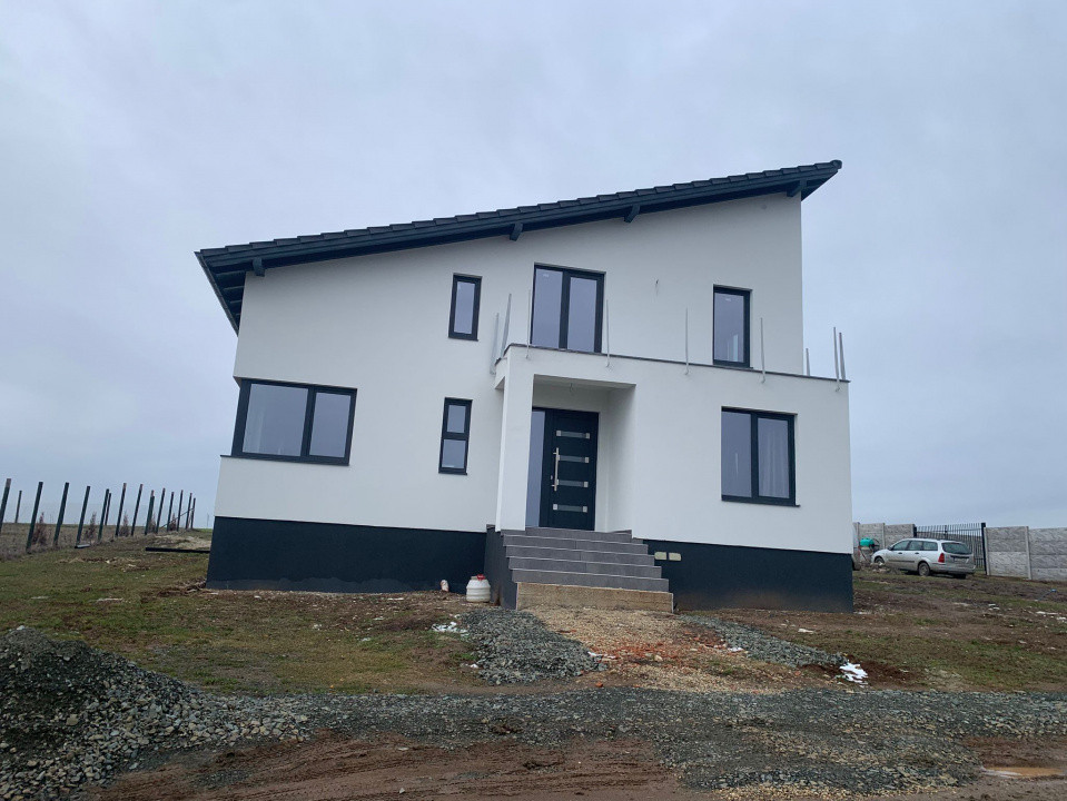 Casa individuala cu 5 camere si teren de 840 mp, Pischia 1, foxfort.ro