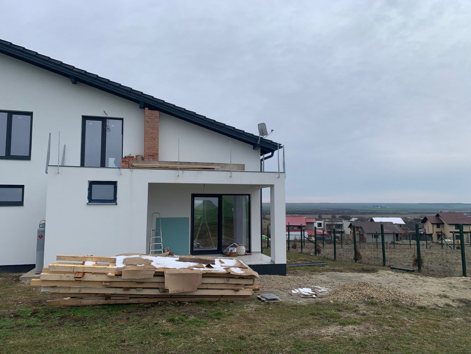 Casa individuala cu 5 camere si teren de 840 mp, Pischia 11, foxfort.ro