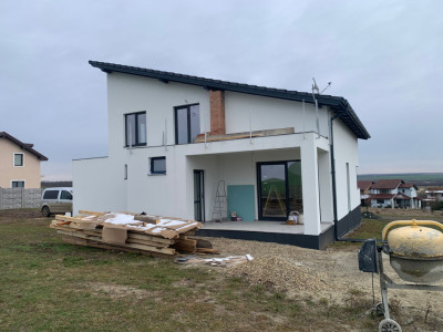 Casa individuala cu 5 camere si teren de 840 mp, Pischia imagine mica 10, foxfort.ro