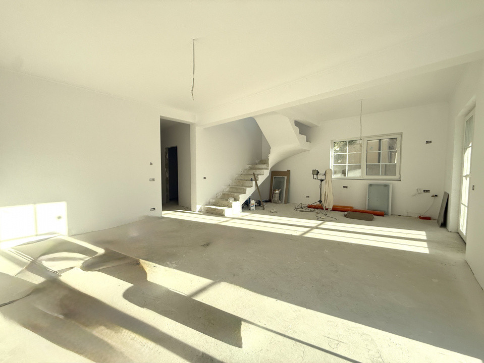 Duplex cu 5 camere despartit prin camera tehnica, in Giarmata 1, foxfort.ro