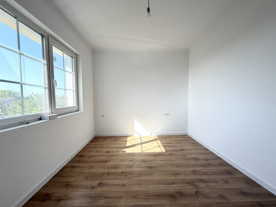 Duplex cu 5 camere despartit prin camera tehnica, in Giarmata 7, foxfort.ro