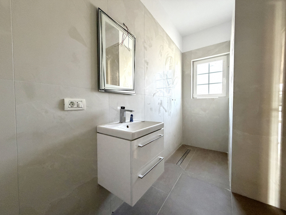 Duplex cu 5 camere despartit prin camera tehnica, in Giarmata 11, foxfort.ro