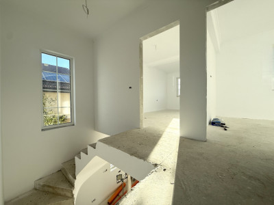 Duplex cu 5 camere despartit prin camera tehnica, in Giarmata imagine mica 7, foxfort.ro