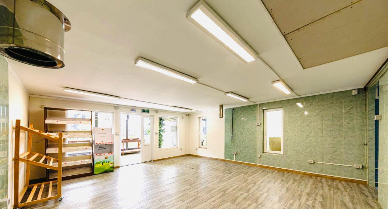 Spatiu comercial si terasa cu casa de locuit - zona Dambovita 5, foxfort.ro