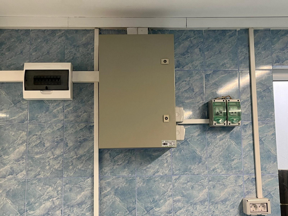 Spatiu comercial si terasa cu casa de locuit - zona Dambovita 11, foxfort.ro