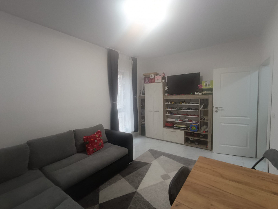 Apartament cu 3 camere, decomandat, Etaj 1 - Giroc  13, foxfort.ro